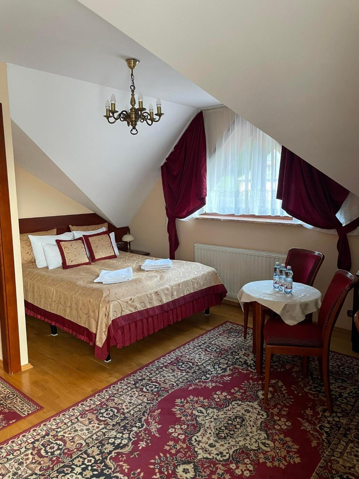 Pensjonat Szach Krynica Zdroj Exterior foto