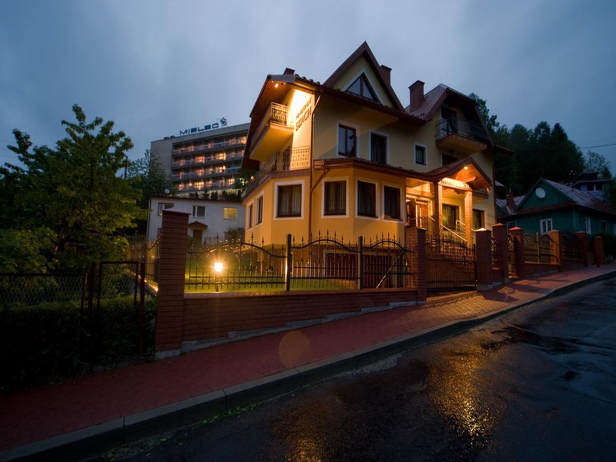 Pensjonat Szach Krynica Zdroj Exterior foto
